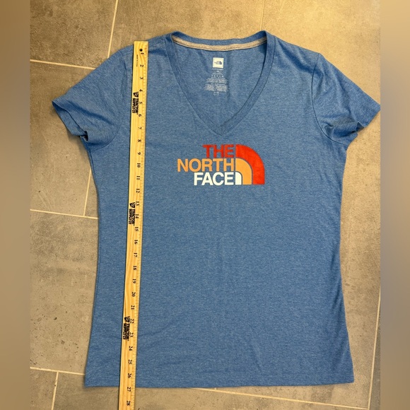 The North Face Half Dome SS V Neck Tee - Women's Large - Clear Lake Blue Heather - Picture 5 of 7